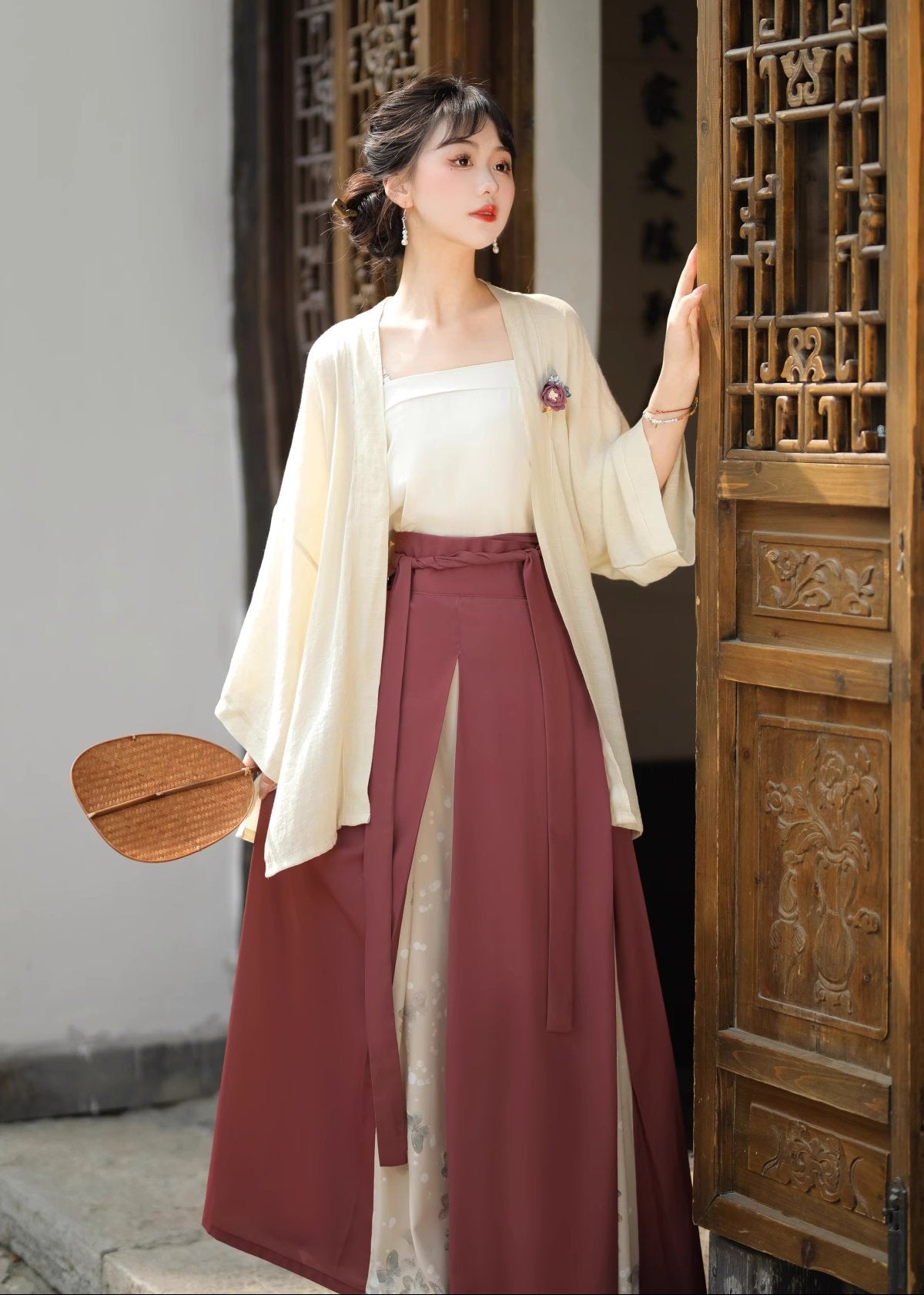 Flower Mirror | Modern 3-Pieces Hanfu (繁花镜)