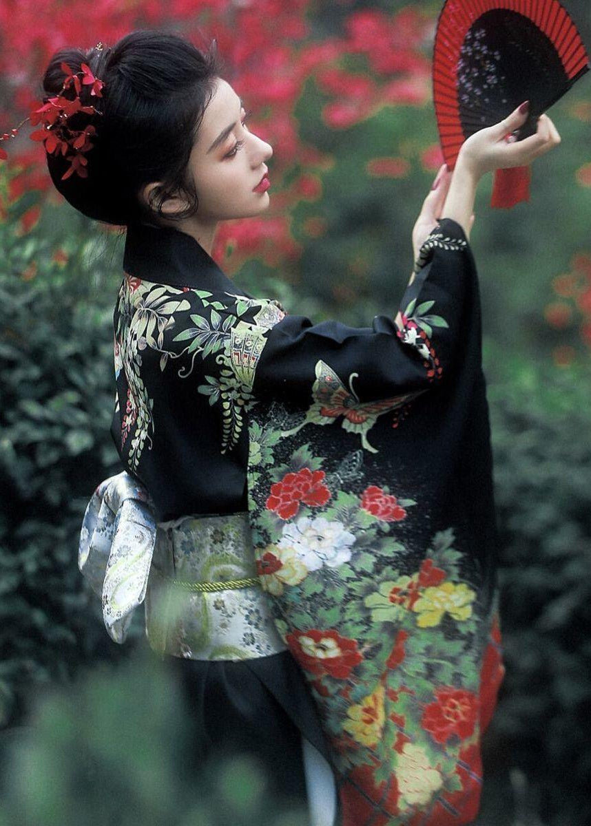 Midnight Peony | 2-Piece Asian Kimono (午夜牡丹)