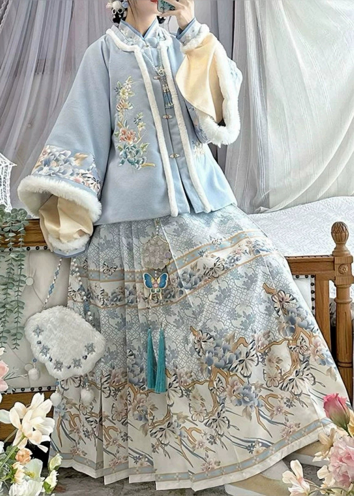 Snow Plum | 3-Piece Plus Winter Hanfu (梦蝶)