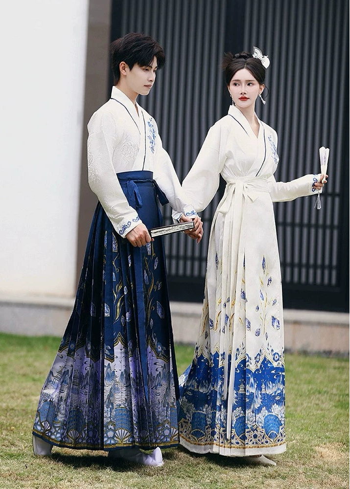 Blue & White Ode | Plus Embroidered Ma Mian Skirt Set (青花赋)
