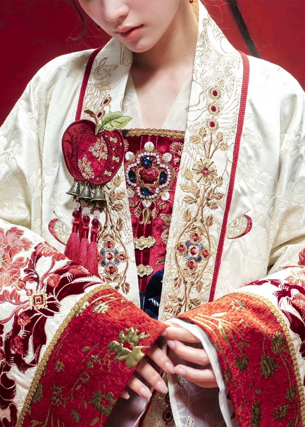 Snow White | 4-Piece 2026 New Year Hanfu (红苹果之宴)