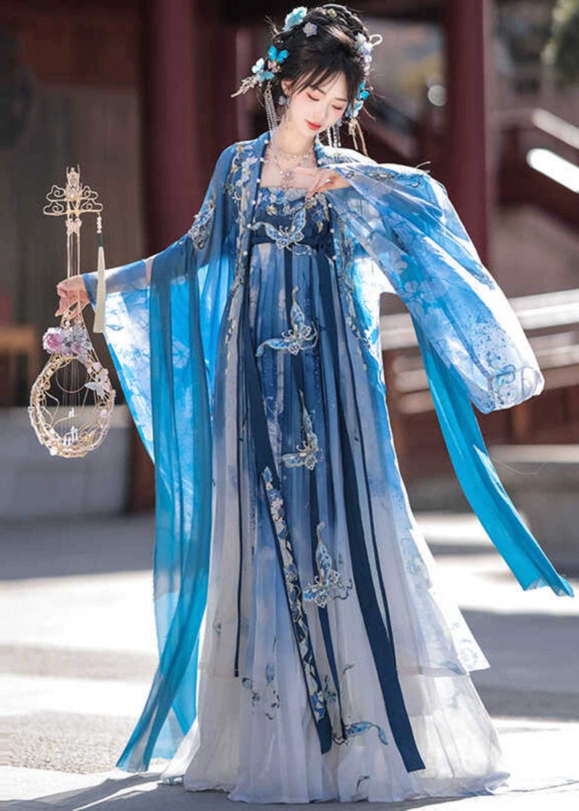 Blue Butterfly | 4-Piece Embroidered Hanfu (瓷碟美人)