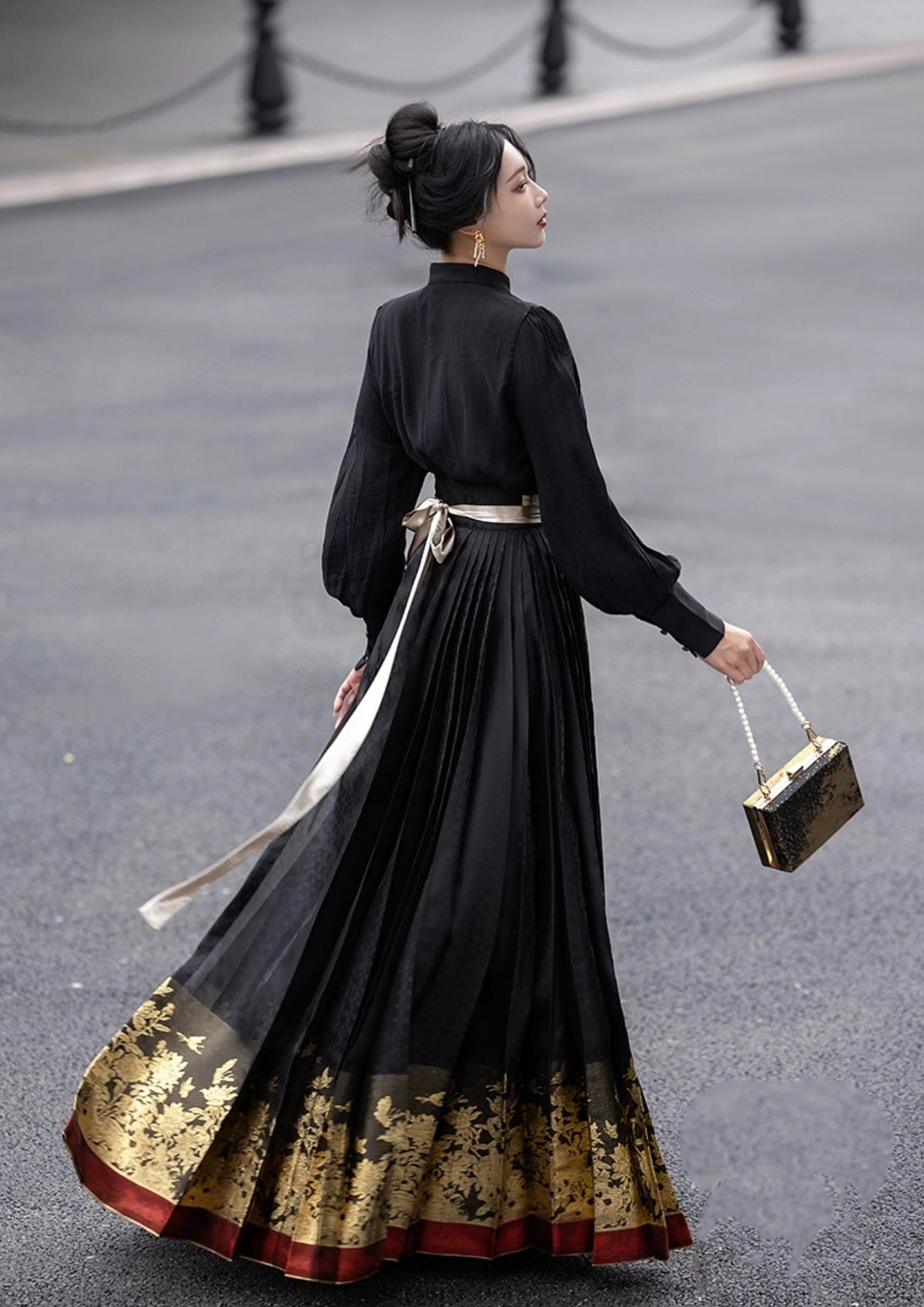 Spell of the Fragrance | Modern 2-Pieces Ma Mian Skirt Set (国色)