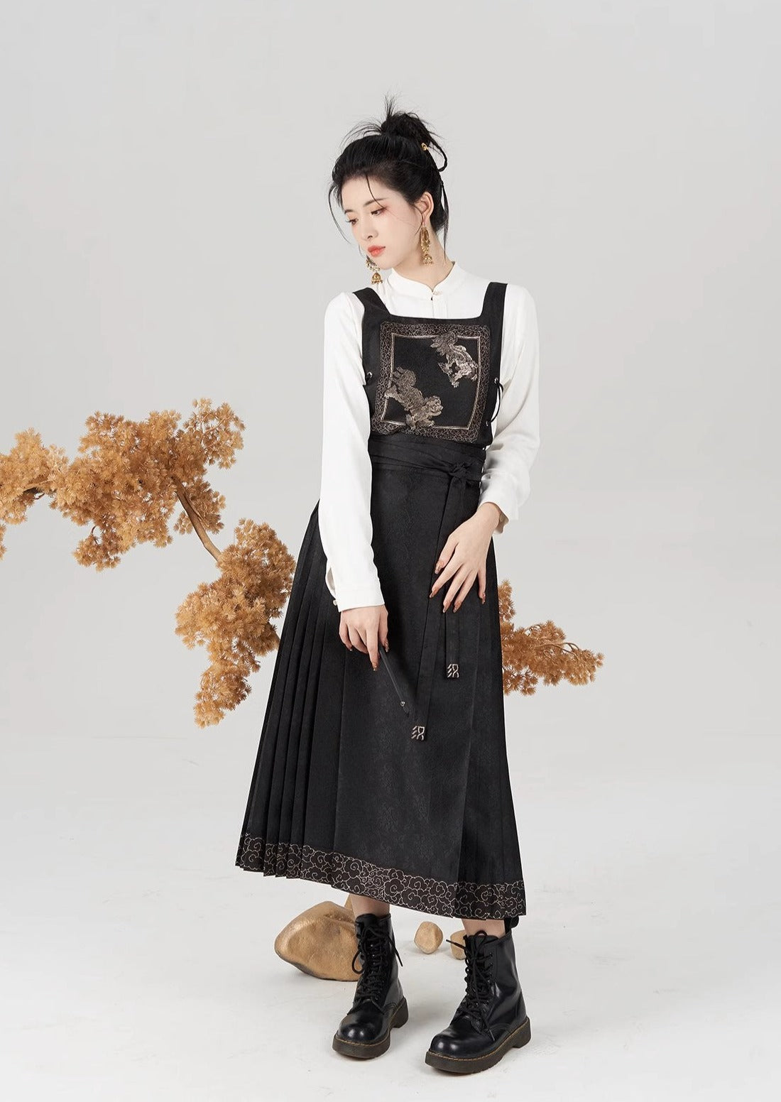 Golden Oriole | Modern 3-Pieces Hanfu (落金乌)