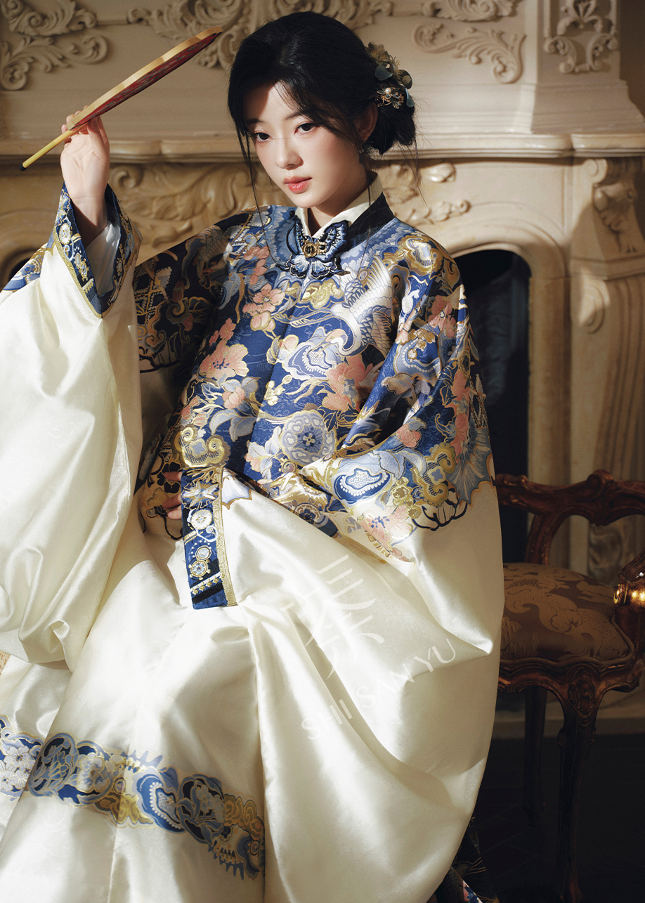 Alive | 2-Piece 2026 New Year Hanfu (万物生)