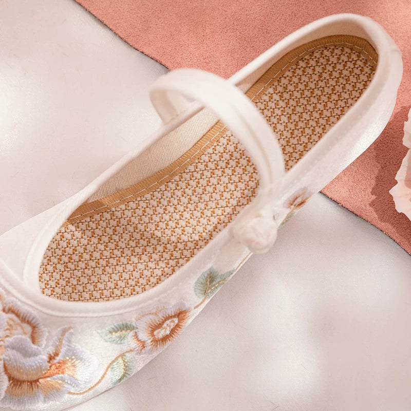 Flower Bouquet | Embroidered Shoes (花束子）