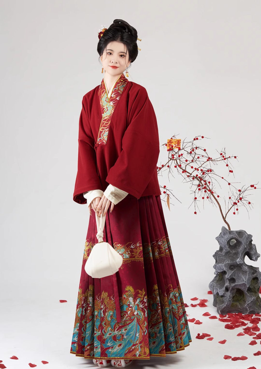 Fire Lantern | Winter Ma Mian Skirt Set (火璃)