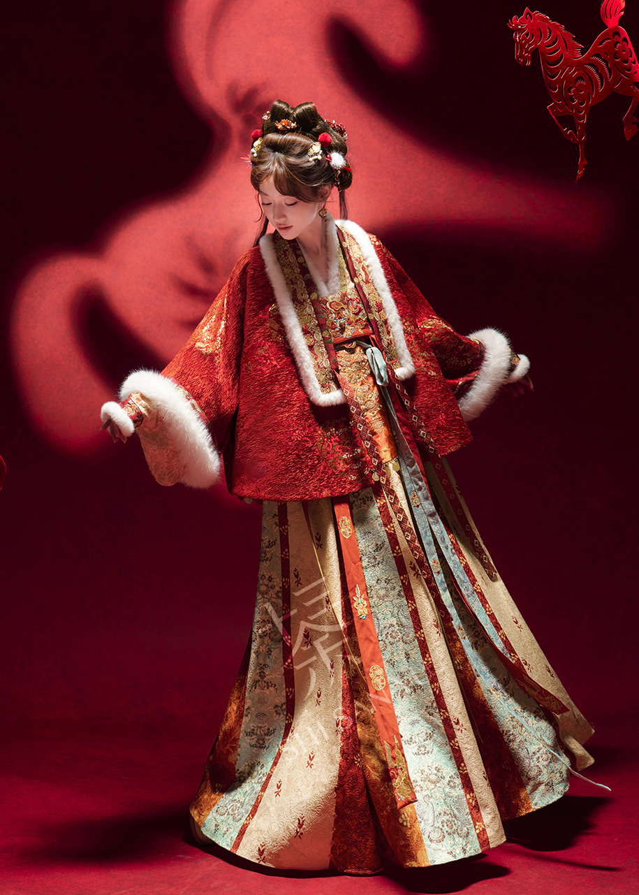 Golden Horse | 4-Piece 2026 New Year Hanfu (金马阳焰)