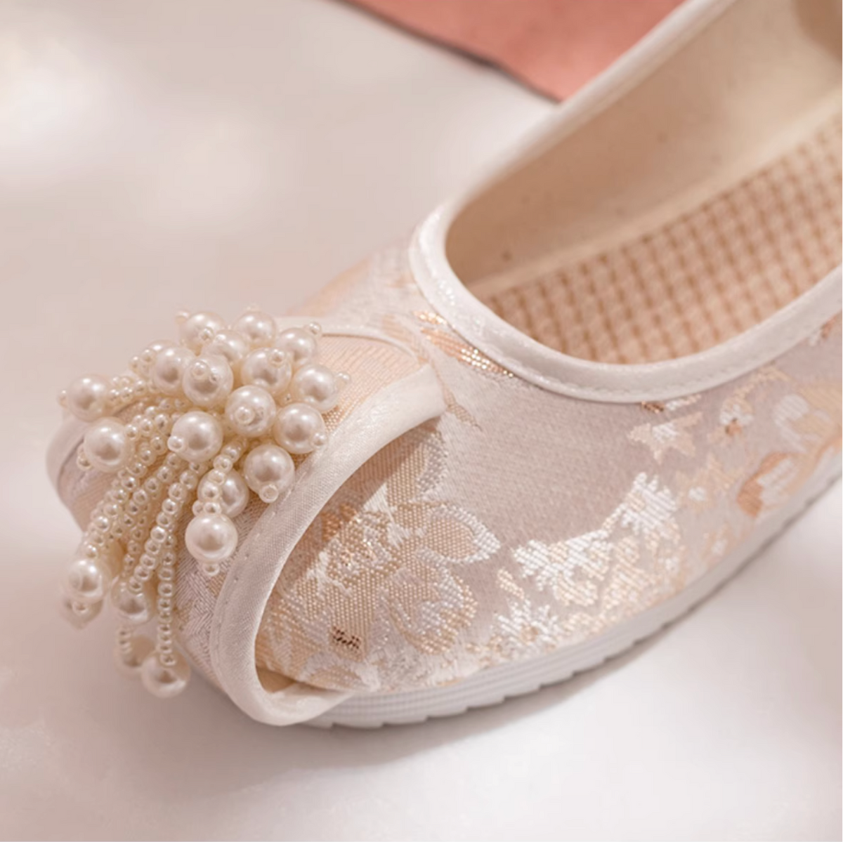 White Pearl | Embroidered Shoes(白珠）