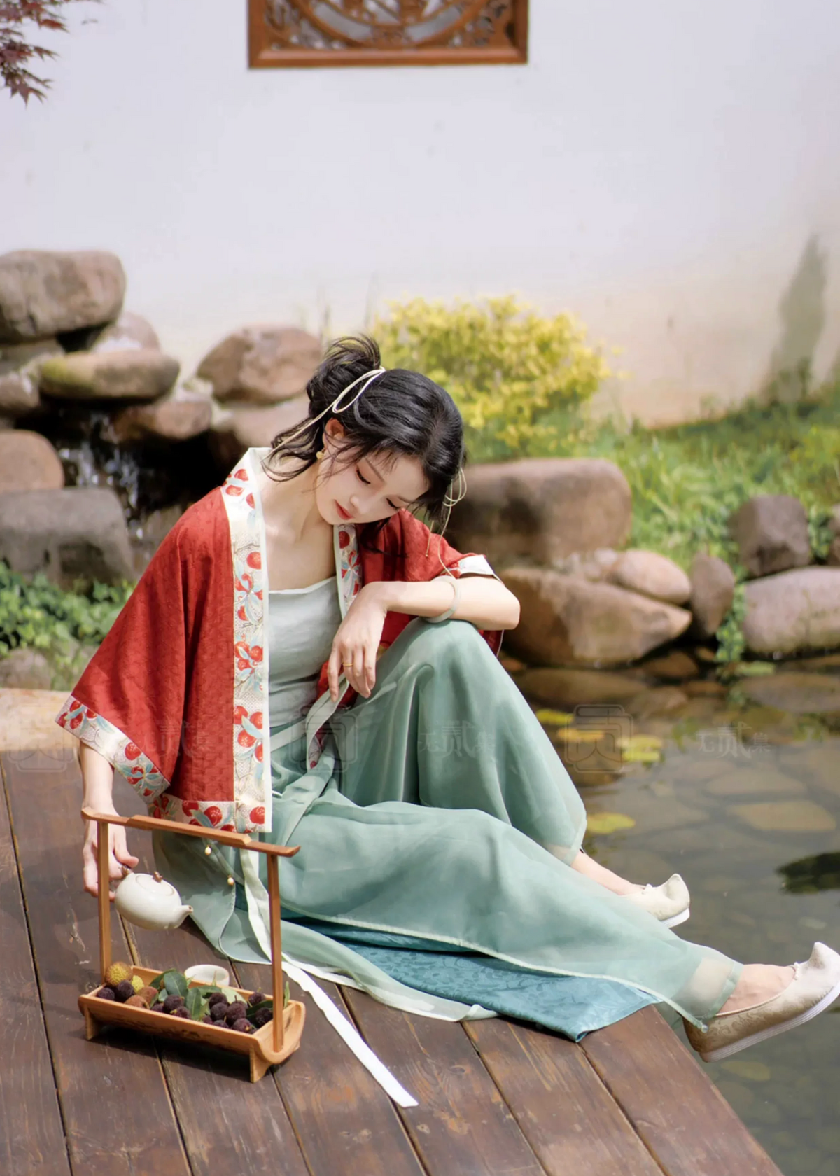 Bayberry Wine | 3-Piece Plus Pants Set (杨梅酒)