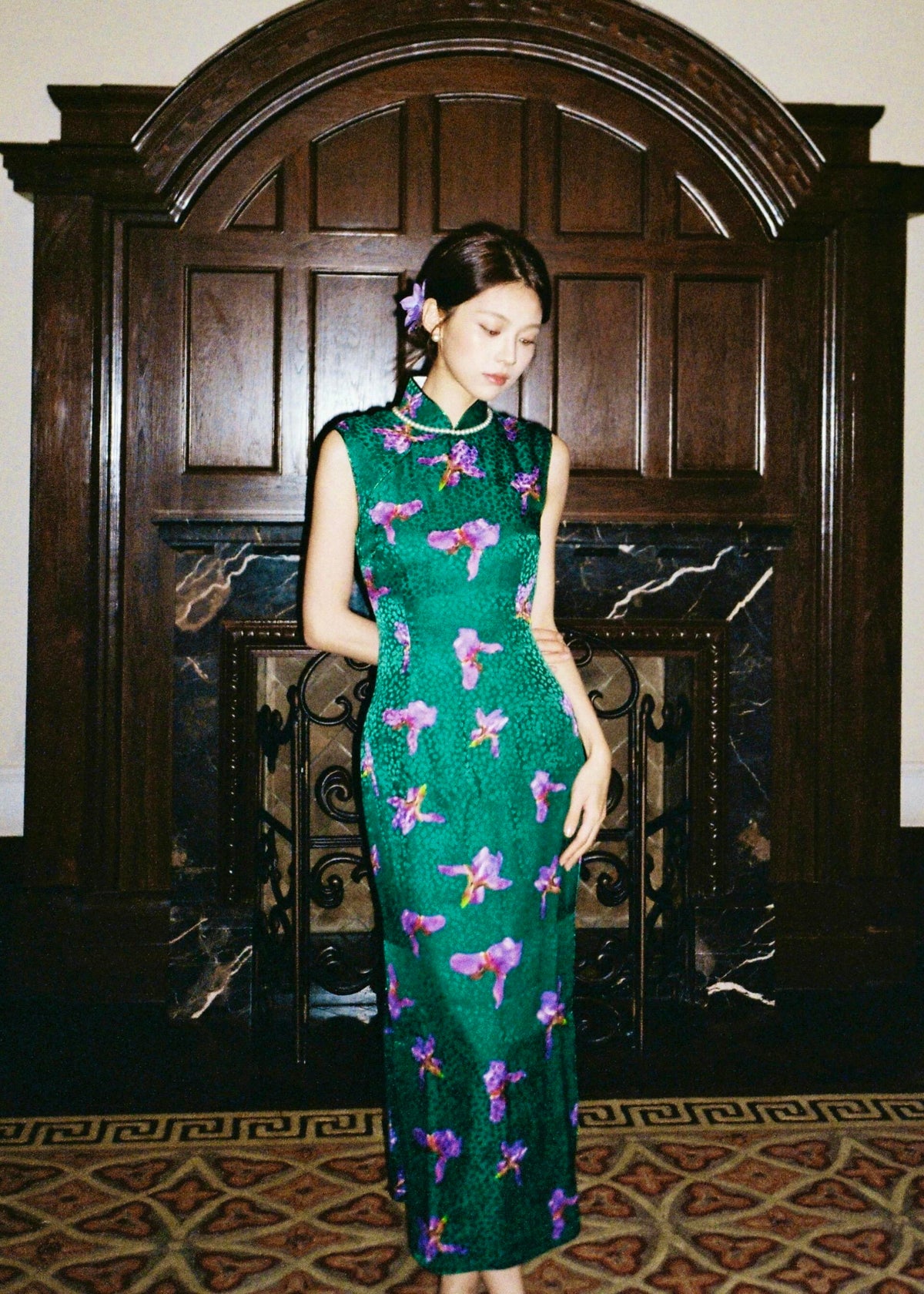 Emerald Irises | High-End Silk Modern Qipao (绿鸢尾)