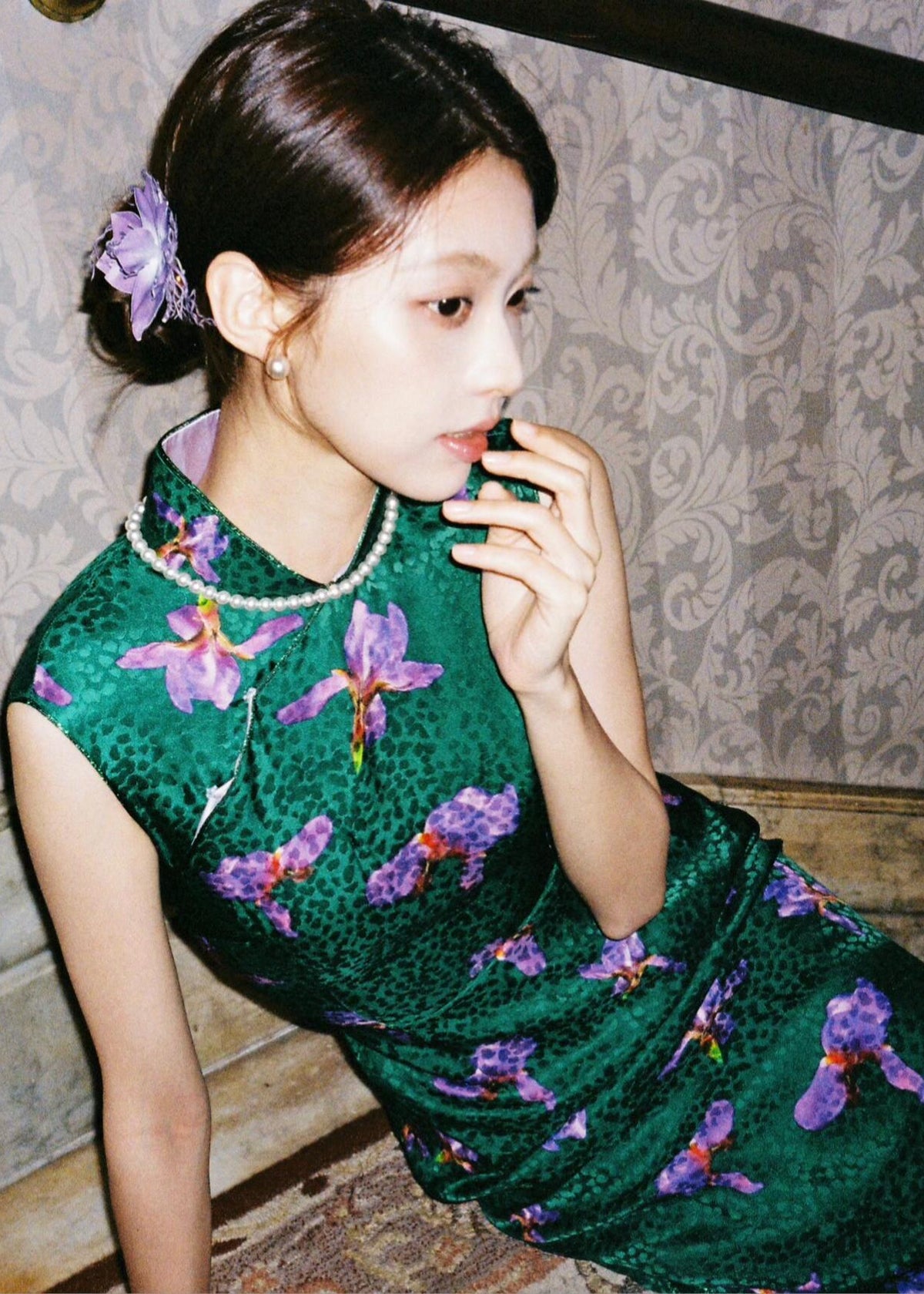 Emerald Irises | High-End Silk Modern Qipao (绿鸢尾)