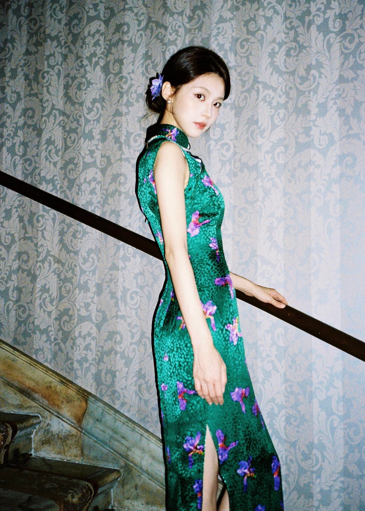 Emerald Irises | High-End Silk Modern Qipao (绿鸢尾)