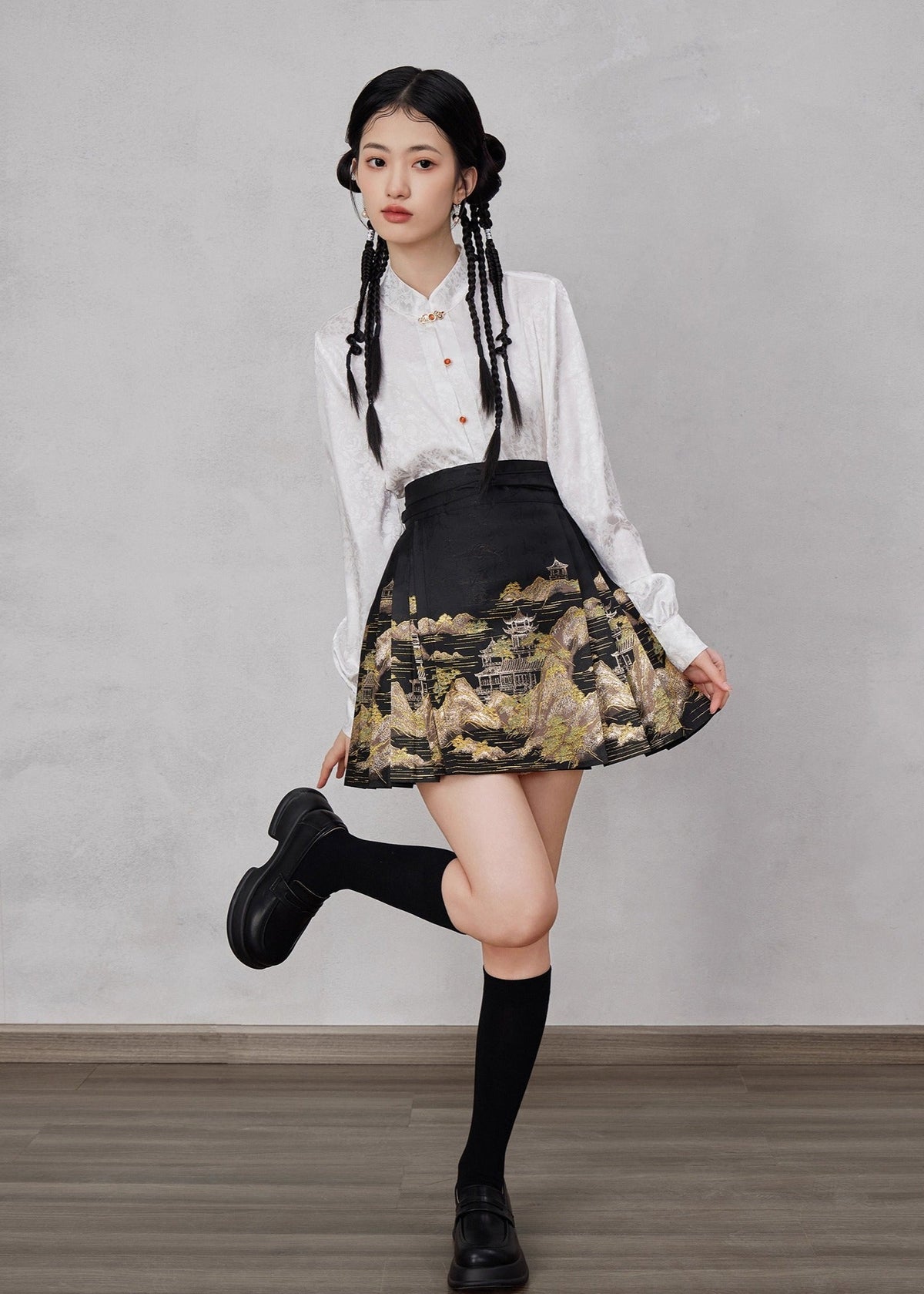 Gilded Landscape| Modern Short Ma Mian Skirt (描金山水)