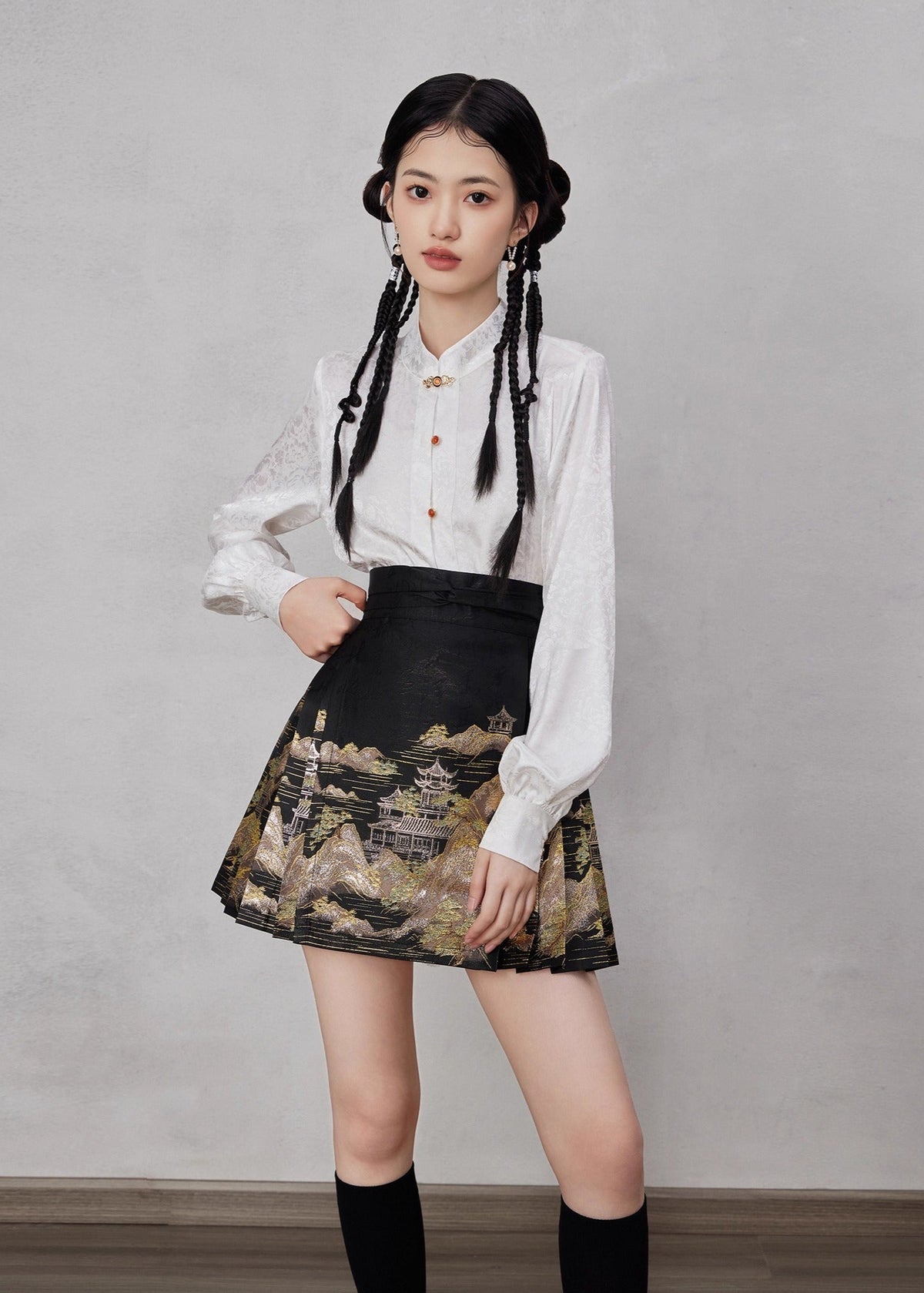 Gilded Landscape| Modern Short Ma Mian Skirt (描金山水)