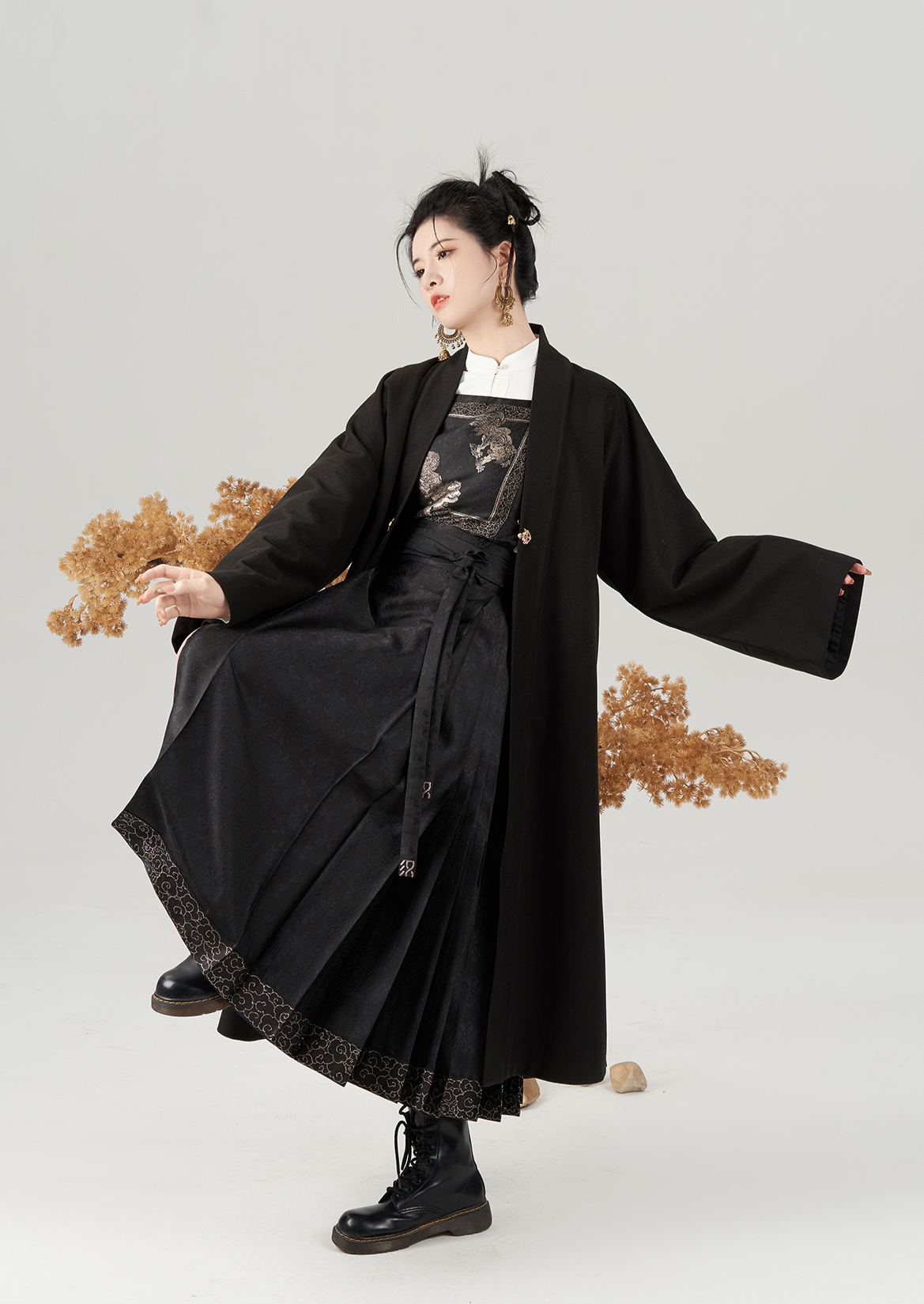 Golden Oriole | Modern 3-Pieces Hanfu (落金乌)