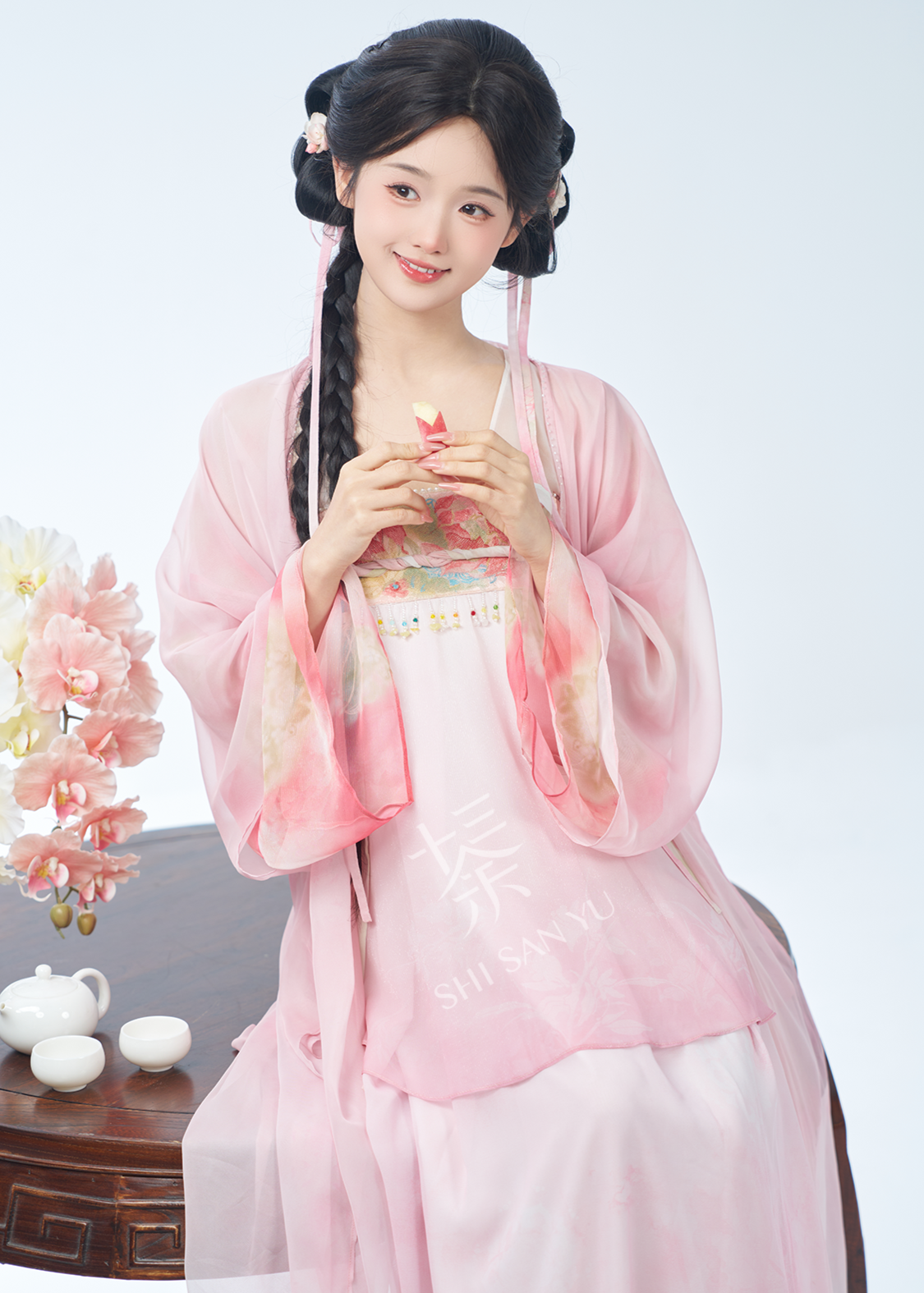 Peach Bunny | 2- Pieces Love Game in Eastern Fantasy Limited Edition Hanfu (桃颜兔兔)