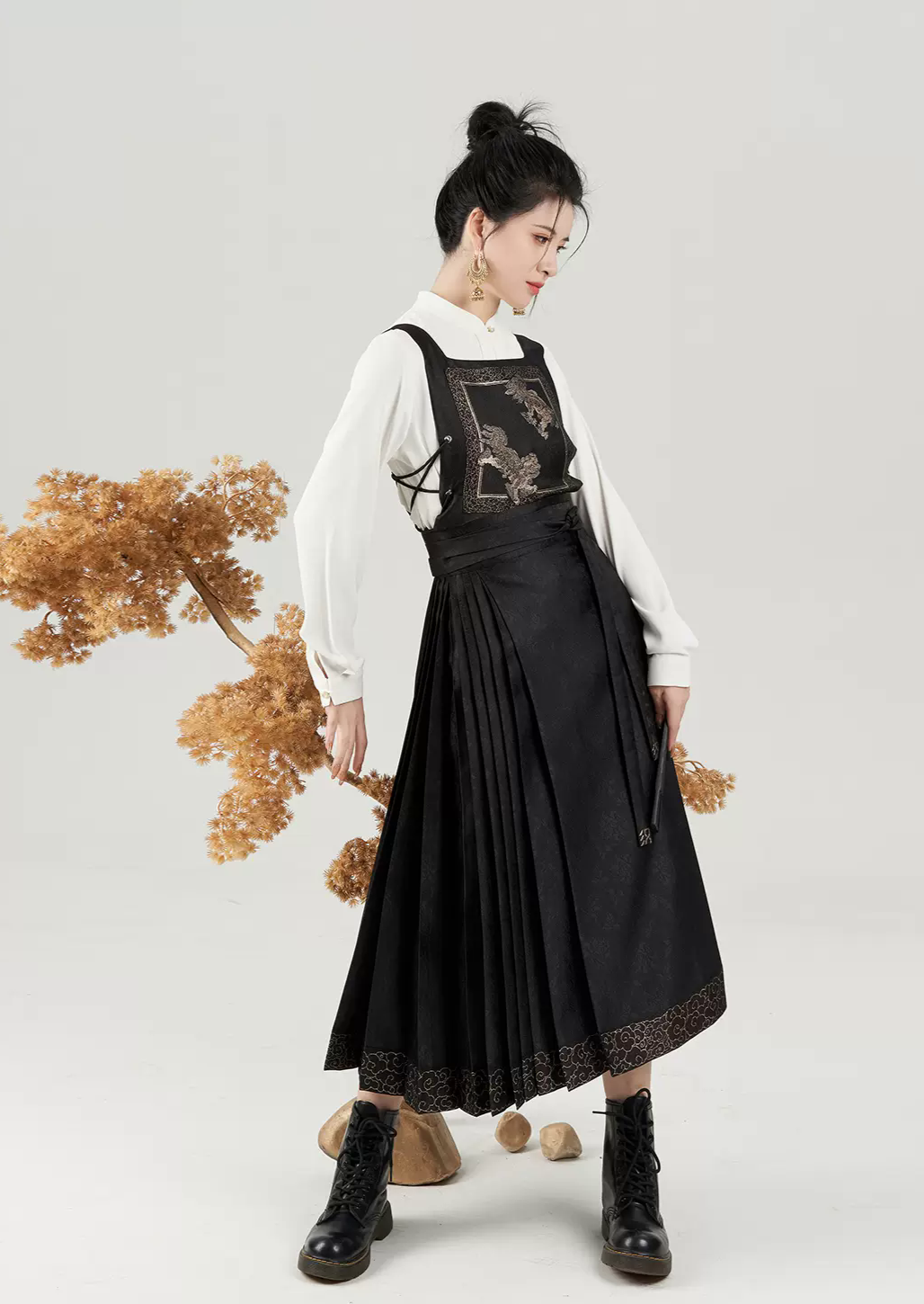 Golden Oriole | Modern 3-Pieces Hanfu (落金乌)