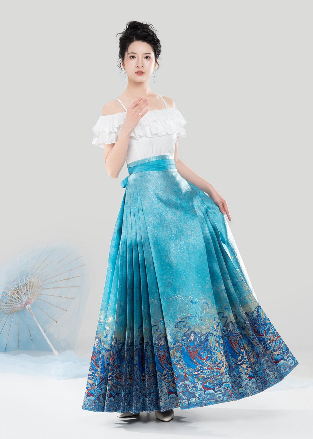 Elemental Water | Modern 2-Piece Ma Mian Skirt Set (五行水)
