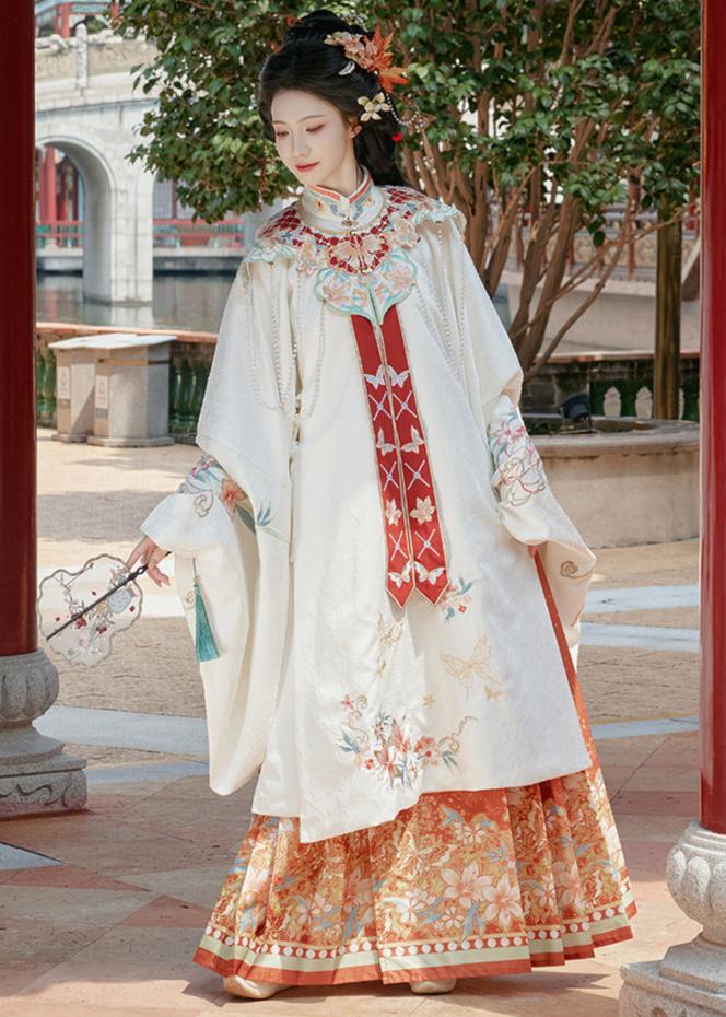 Floral Butterfly | 3-Pieces Embroidered Hanfu (灵花蝶)