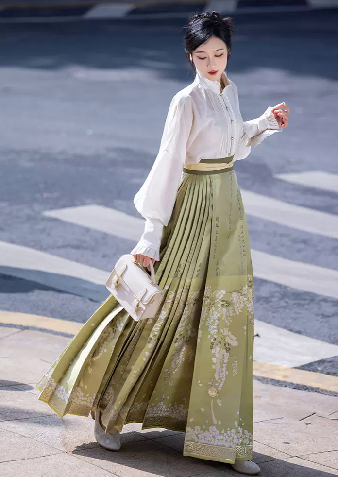 Locust Blossom | Modern 3-Pieces Hanfu Set (咏槐花)