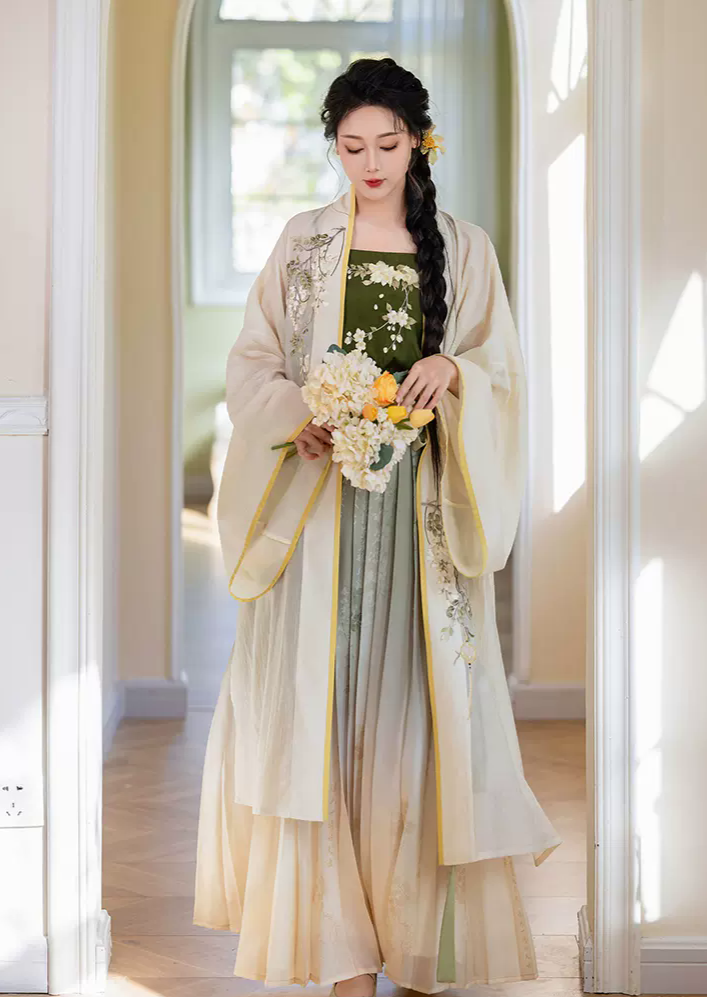 Locust Whisper | 3-Pieces Ma Mian Skirt Set (槐花语)