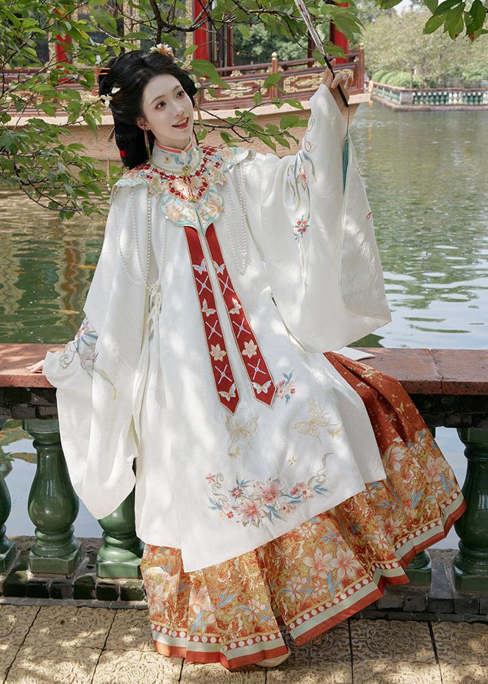 Floral Butterfly | 3-Pieces Embroidered Hanfu (灵花蝶)