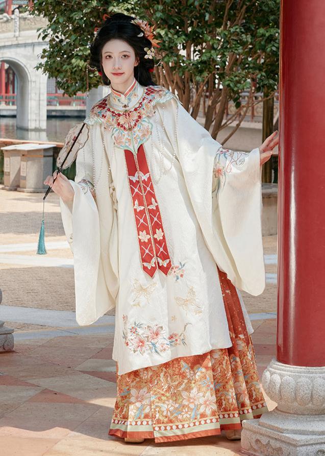 Floral Butterfly | 3-Pieces Embroidered Hanfu (灵花蝶)