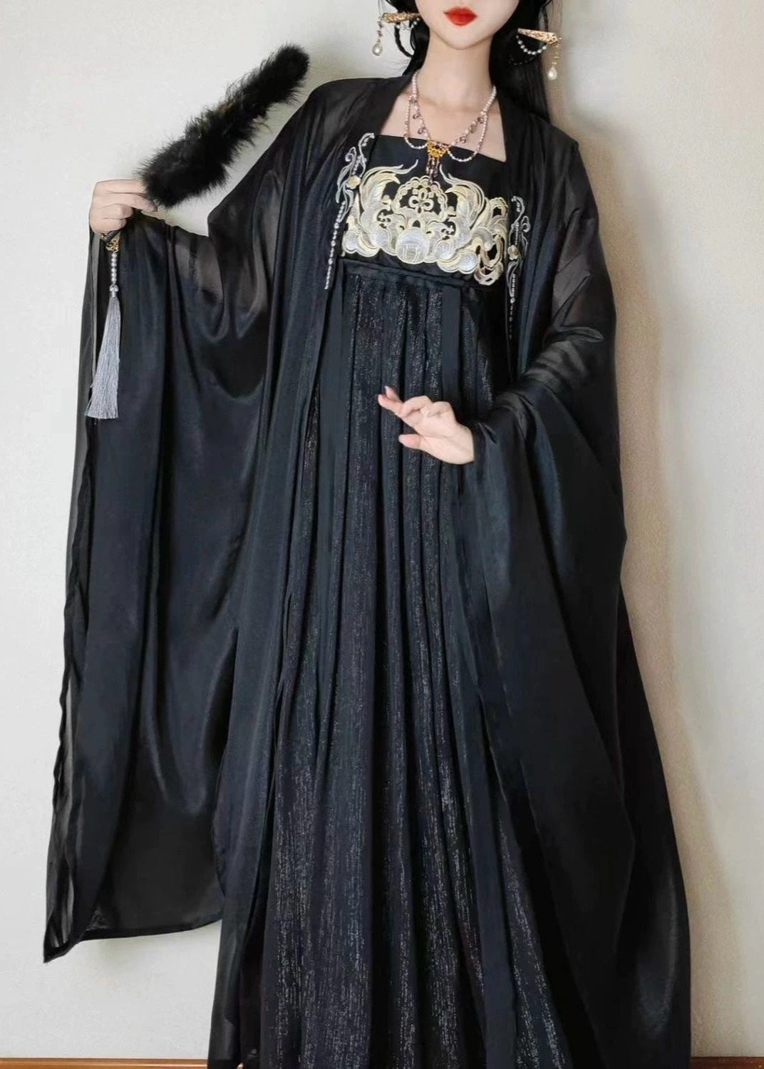 Midnight Elegance | 2-Piece Plus Hanfu (午夜芳华)