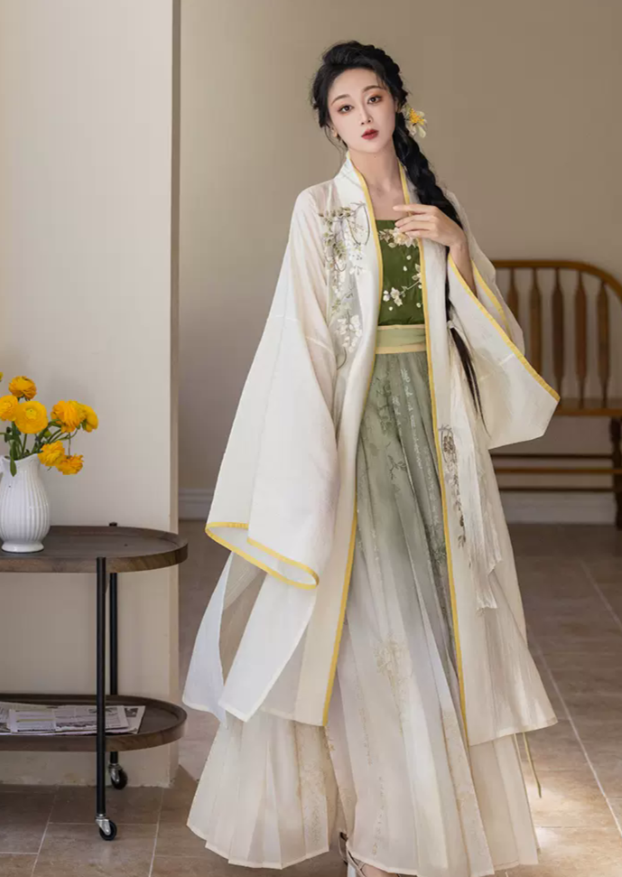 Locust Whisper | 3-Pieces Ma Mian Skirt Set (槐花语)