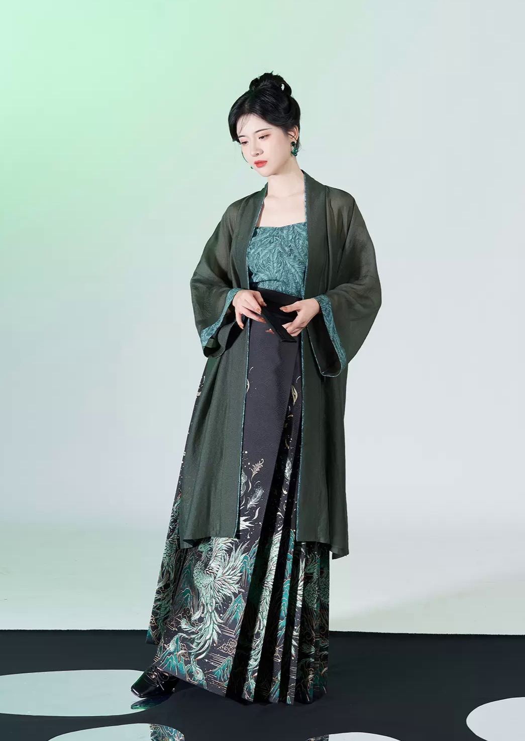 Phoenix | Modern 3-Pieces Ma Mian Skirt Set (青羽)