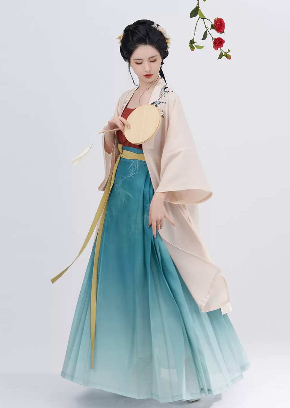 Early Spring Swallows | Modern 3-Pieces Set (阳春初燕)