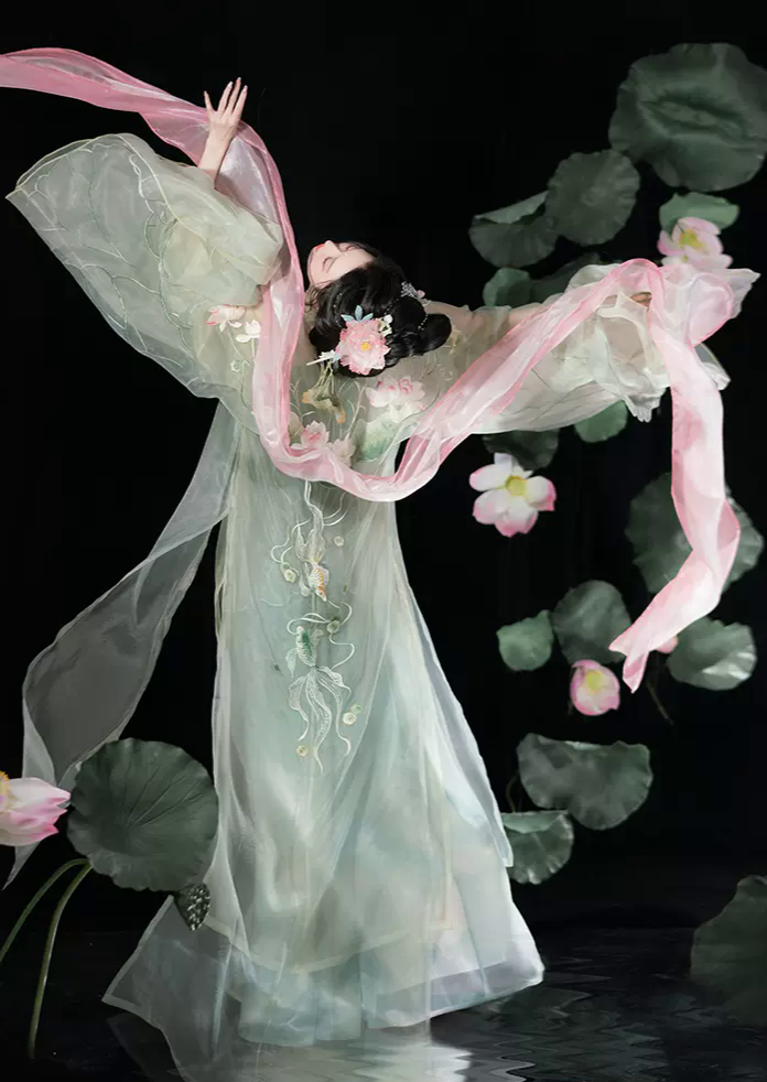 Azure Fairy | 5-Pieces Embroidered Hanfu Gown (碧波仙)