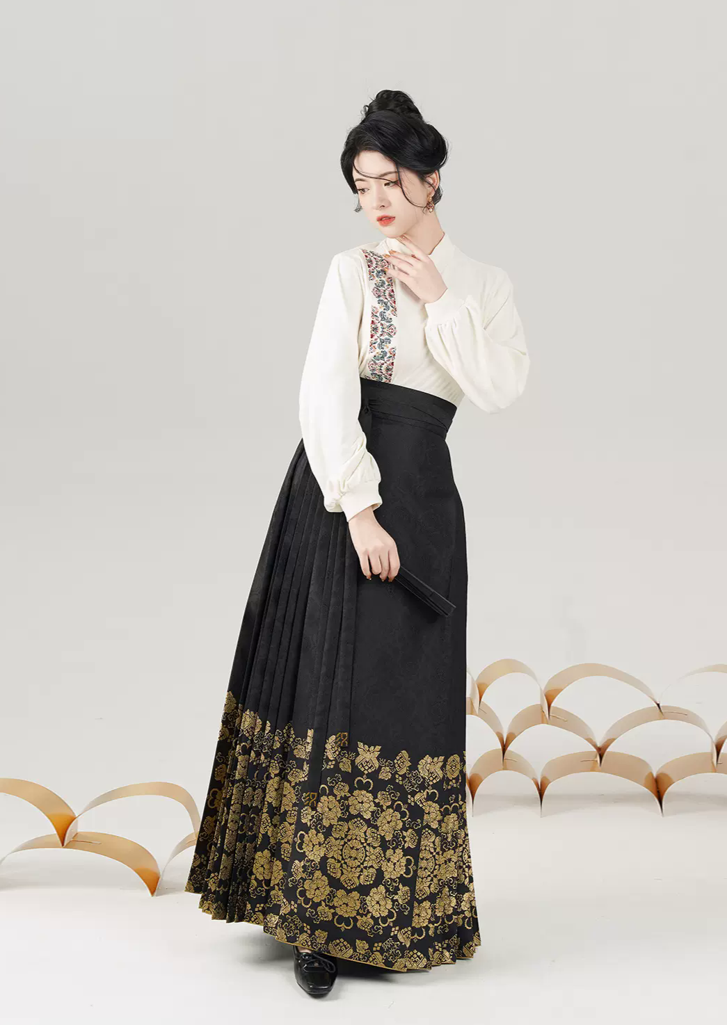 Splendid Mirror | Modern 2-Pieces Ma Mian Skirt (华镜)