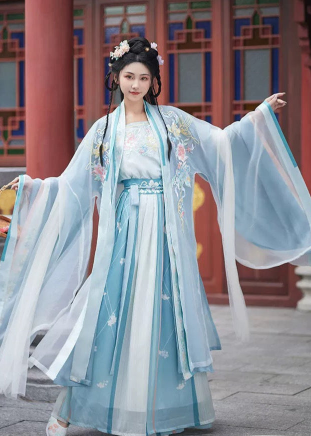 Blooming Flutter | 5-Piece Plus Embroidered Hanfu (蝶恋花海)