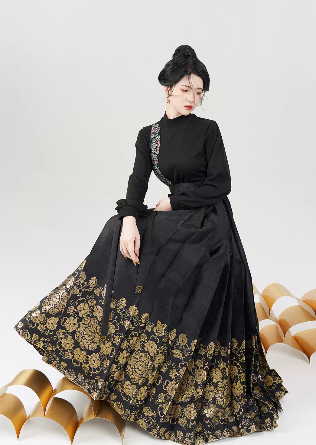 Splendid Mirror | Modern 2-Pieces Ma Mian Skirt (华镜)