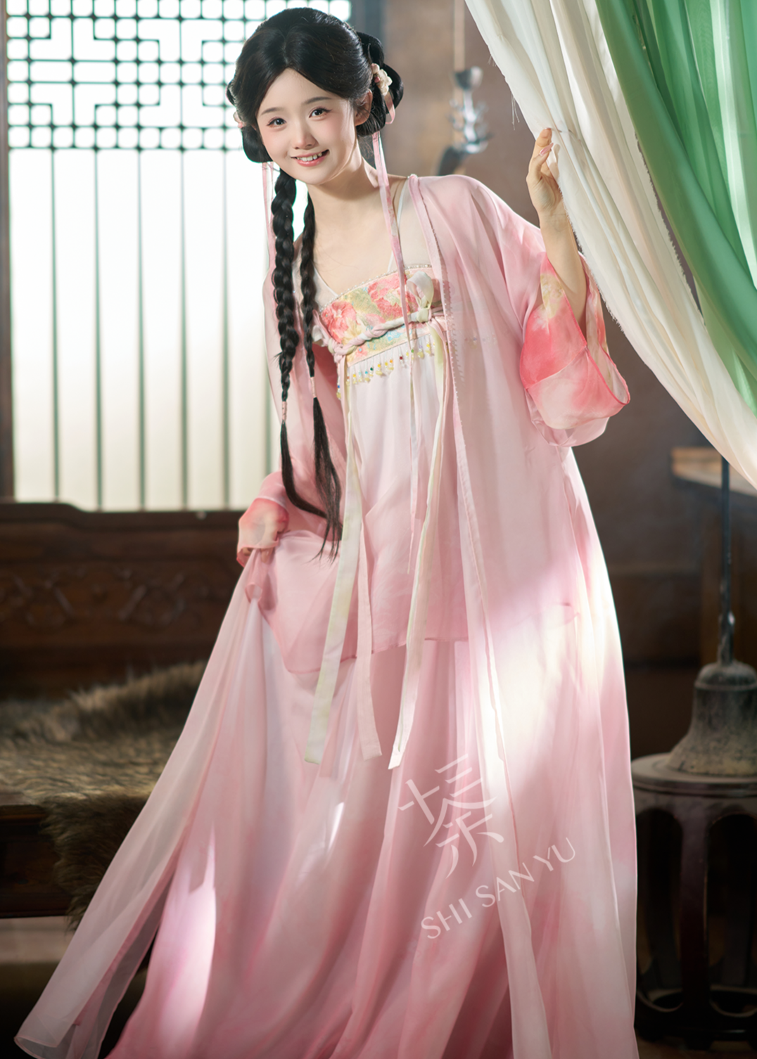 Peach Bunny | 2- Pieces Love Game in Eastern Fantasy Limited Edition Hanfu (桃颜兔兔)