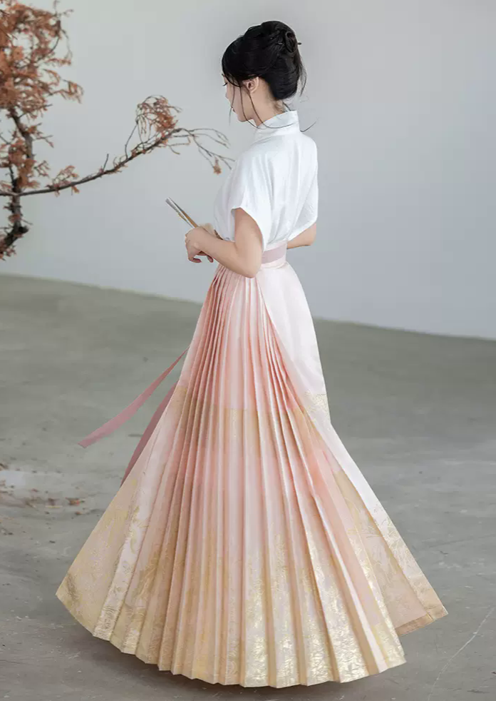 Lotus Melody | Modern 2-Pieces Ma Mian Skirt Set (莲笙)