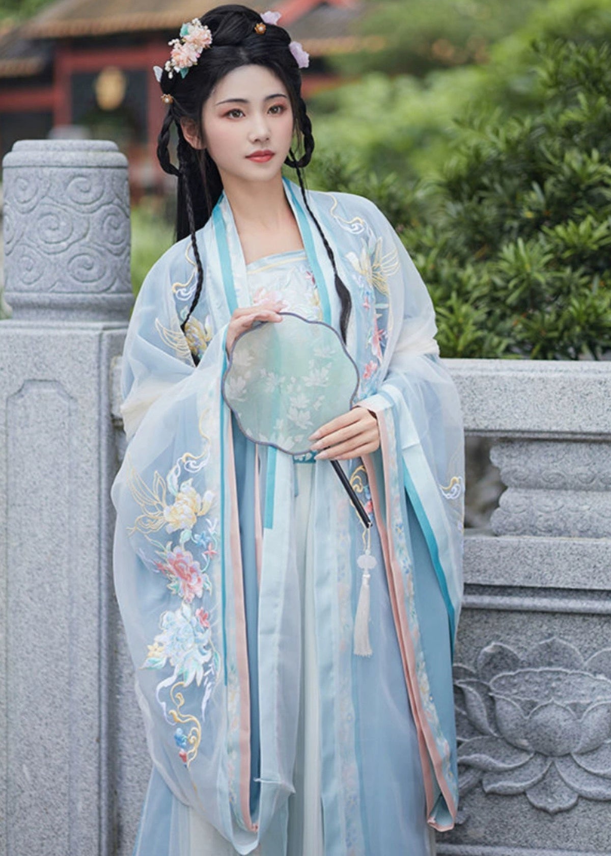 Aleteo floreciente | Hanfu bordado de 4 piezas más (蝶恋花海)