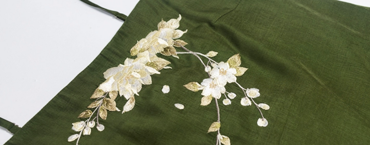 Locust Whisper | 3-Pieces Ma Mian Skirt Set (槐花语)