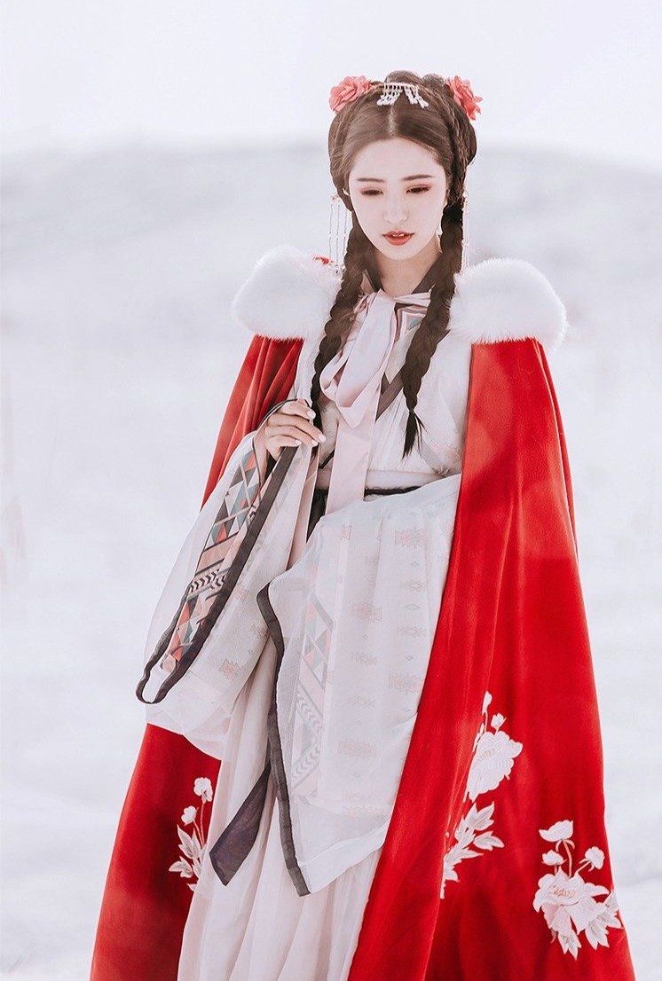 Snowie | White fur Hanfu Cape (雪色)