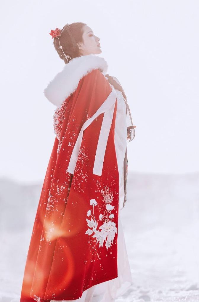Snowie | White fur Hanfu Cape (雪色)