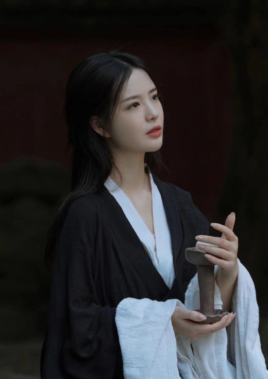 Missing Heart | Han Dynasty Linen Hanfu (戚戚忧思深)