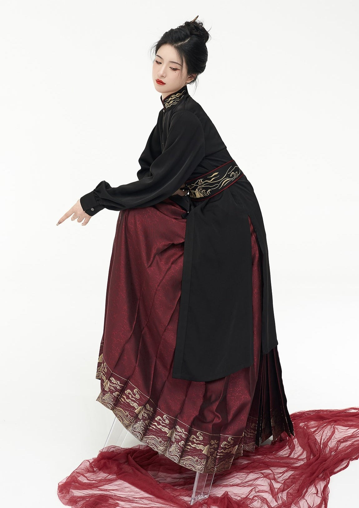 Dawn | Modern 3-pieces Hanfu Set (破晓)