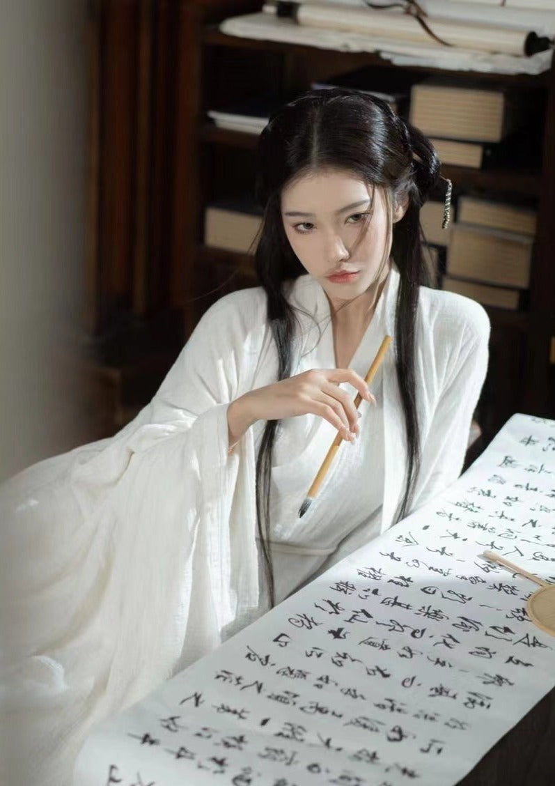 Missing Heart | Han Dynasty Linen Hanfu (戚戚忧思深) – NewMoonDance