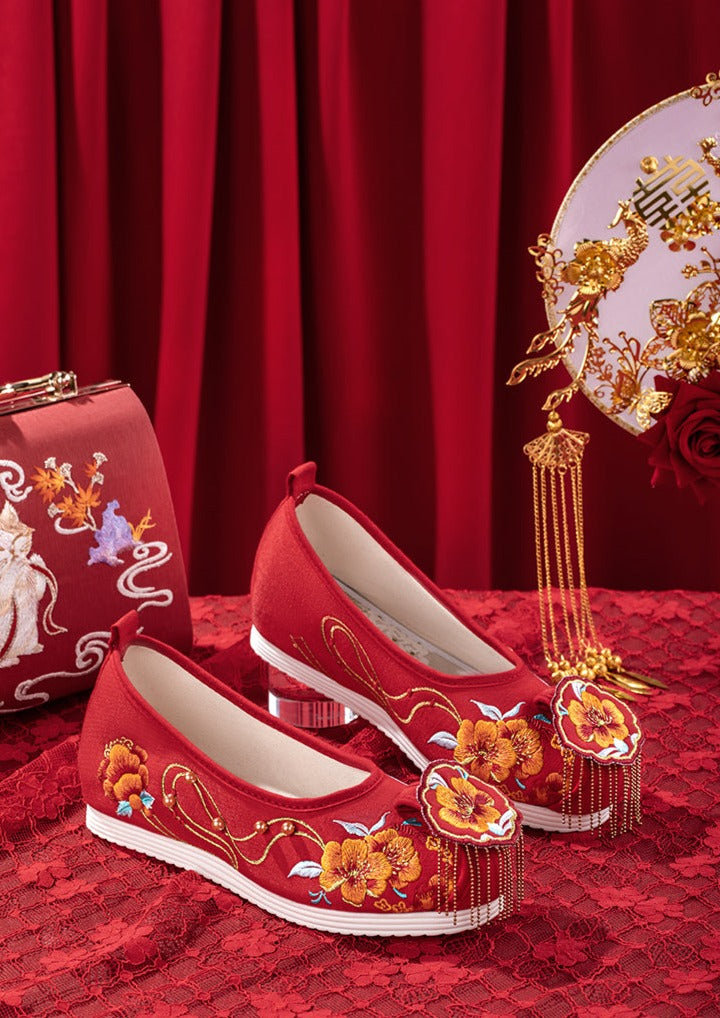 Red Fortune | Hanfu Wedding Shoes (花开锦绣） – NewMoonDance