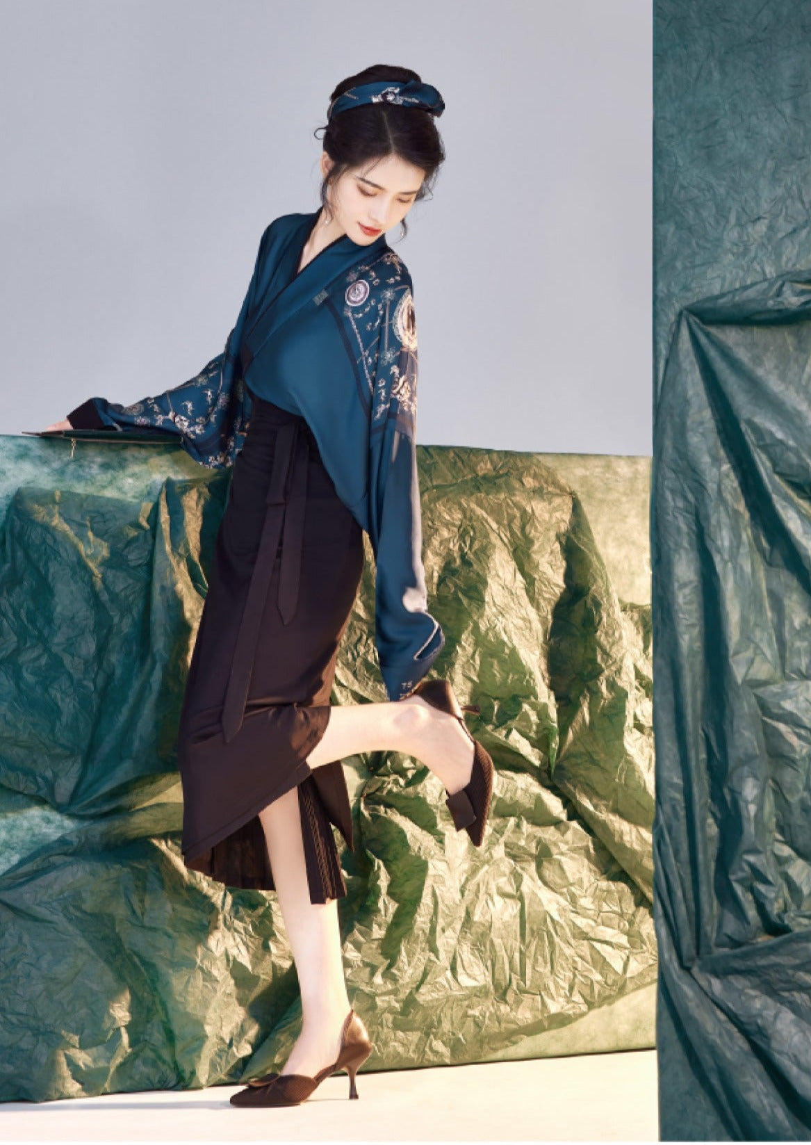 Office Lady  | Modern Blue Hanfu (工作日)