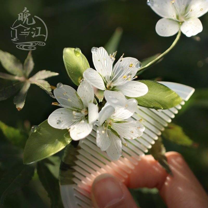 Pear | 1 Pc White Hairpin (唐松草)