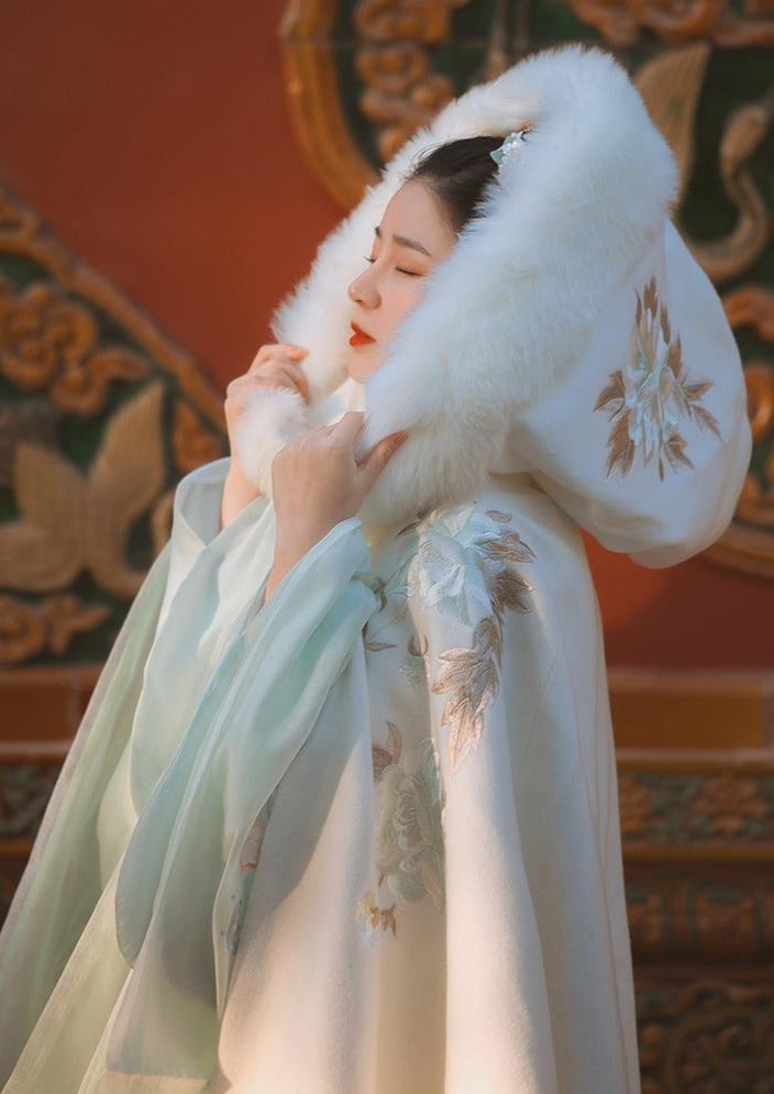Snowie | White fur Hanfu Cape (雪色)