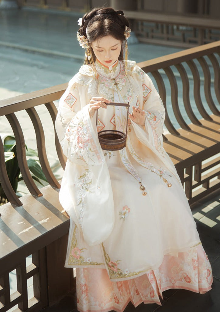 Spring Flowers | 3-Pieces Embroidered Floral Gown (花团酥)